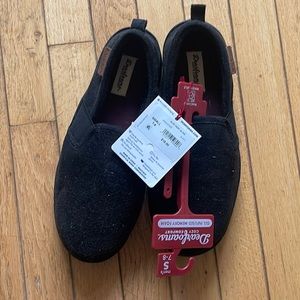 Men’s dear foam house shoes NWT